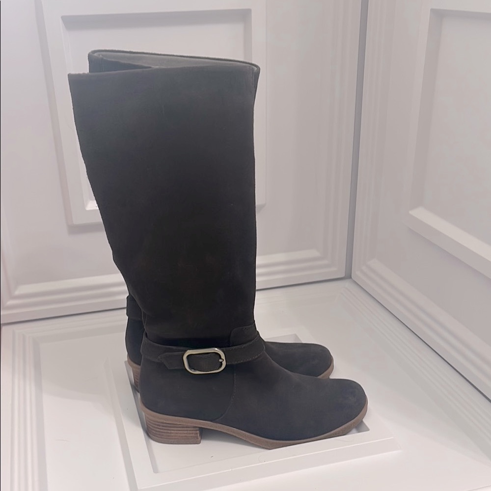Dansko Brown suede and leather Heeled Boots with Classic Design. Like new. Sz 38